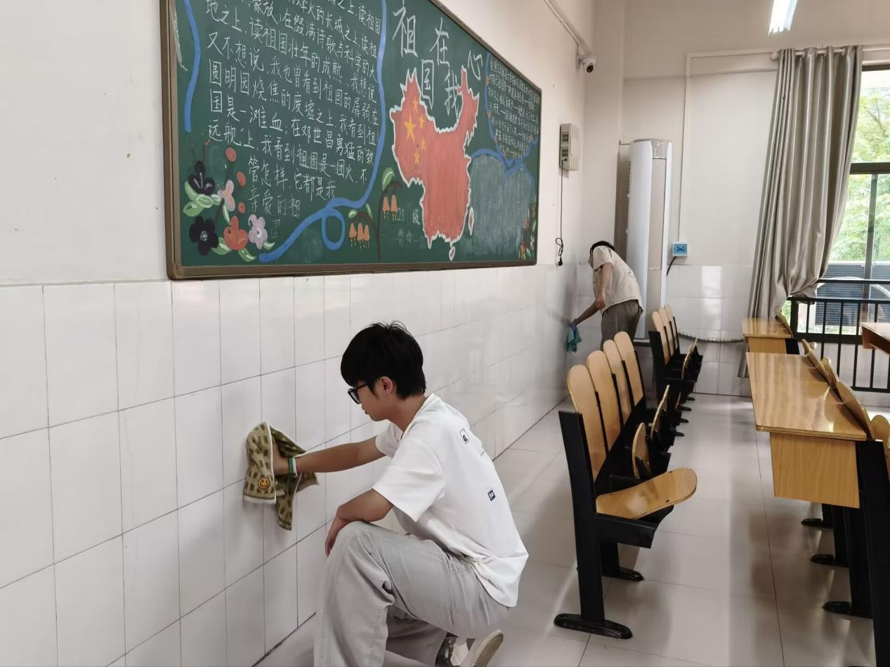 以实际行动推动文明校园建设