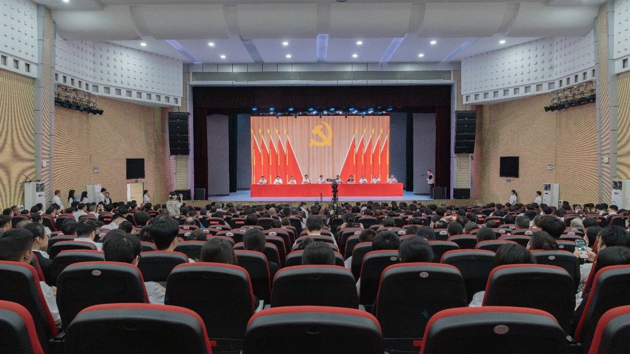 校777综合注册福利书记何锋出席并发